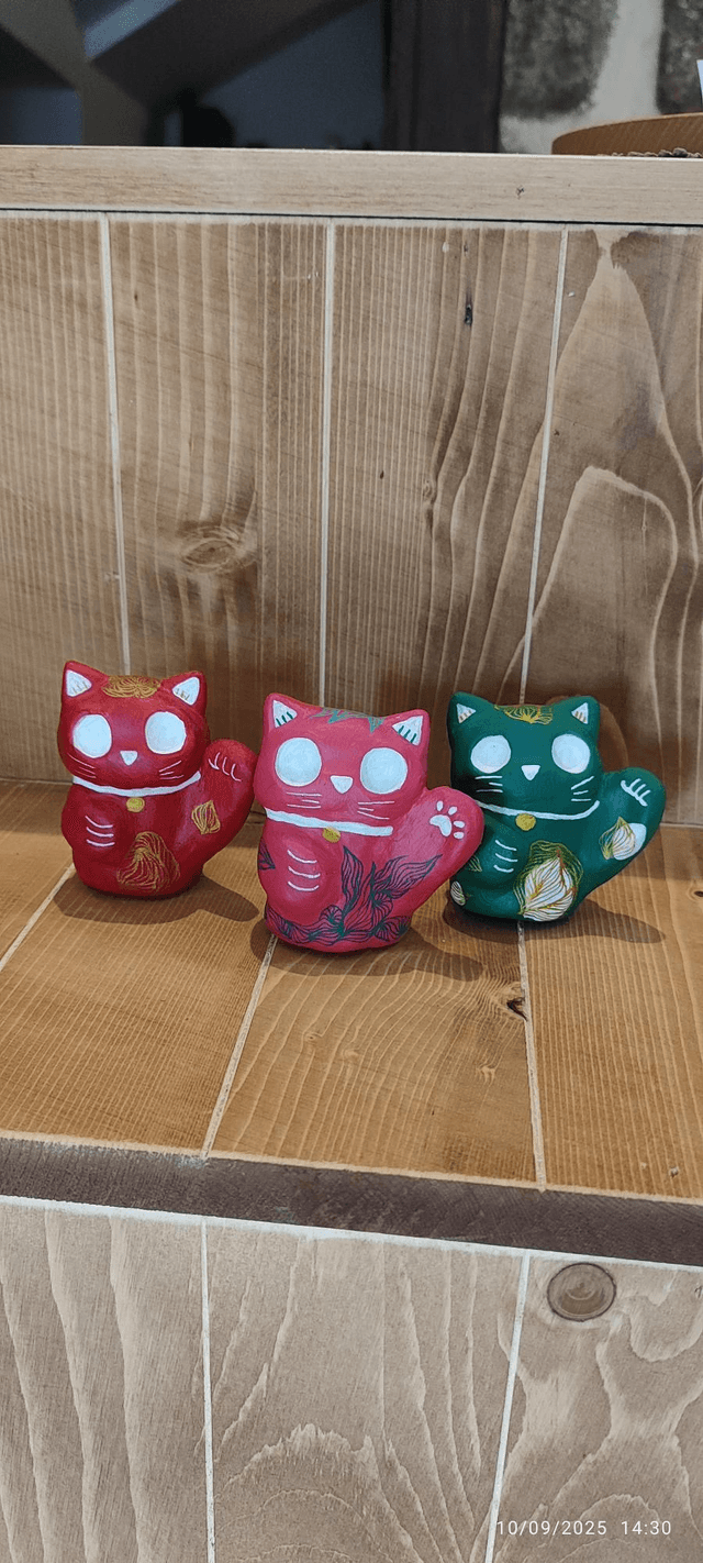 Darumas Maneki Rouge