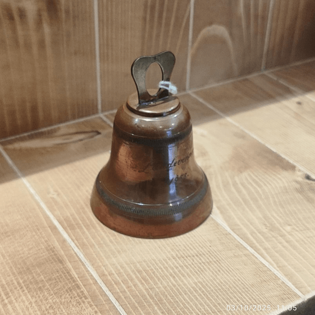 Cloche en cuivre 